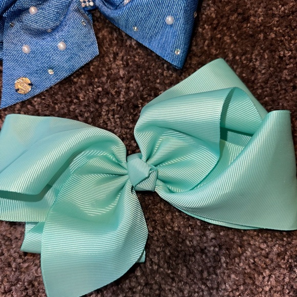 Set of two oversized hair bows - Picture 3 of 4